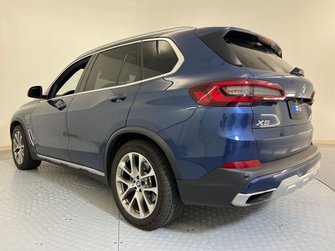 Used 2022 BMW X5 xDrive45e w/ Luxury Seating Package image 3