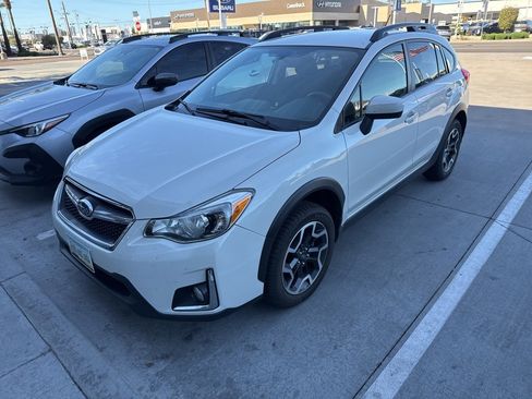 Used 2017 Subaru Crosstrek 2.0i Premium image 2