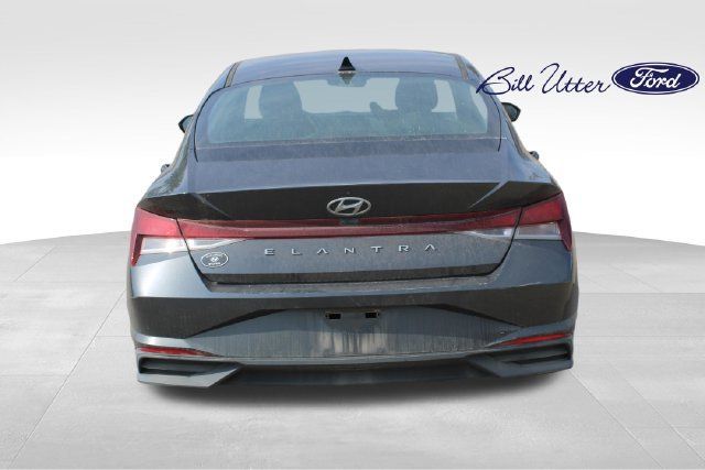 Used 2022 Hyundai Elantra SE w/ Preferred Accessory Package FWD image 6