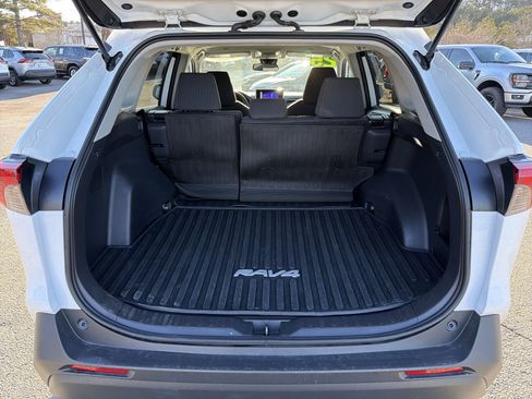 Certified 2025 Toyota RAV4 LE image 29