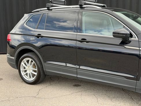 Used 2022 Volkswagen Tiguan SE AWD/4WD image 5