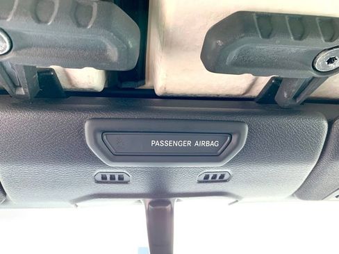 Used 2018 Jeep Wrangler Sport AWD/4WD image 34