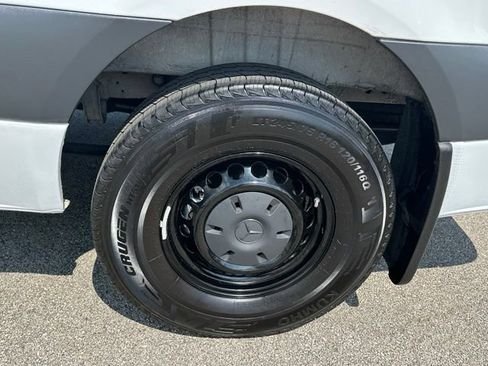 Used 2025 Mercedes-Benz Sprinter 2500 image 8