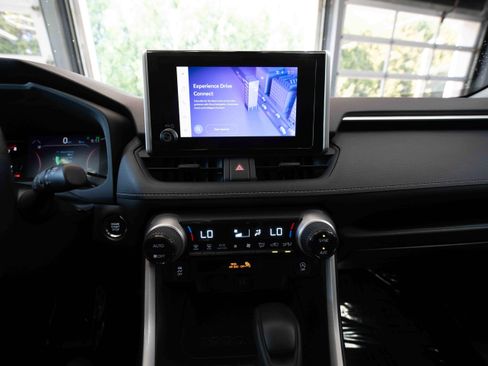 Used 2024 Toyota RAV4 XLE FWD image 17