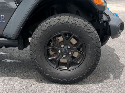 Used 2024 Jeep Wrangler Unlimited AWD/4WD image 11