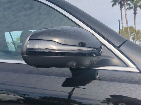 New 2024 Mercedes-Benz GLB 35 AMG 4MATIC image 9