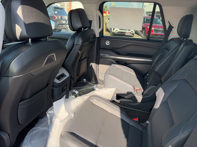 New 2025 Lincoln Navigator Reserve AWD/4WD image 11