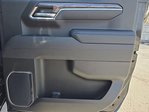 Certified 2025 Chevrolet Silverado 1500 LTZ w/ Technology Package image 36