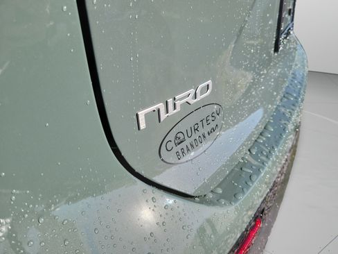 New 2026 Kia Niro SX Touring FWD image 29