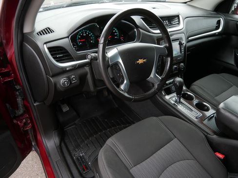Used 2015 Chevrolet Traverse LT image 21
