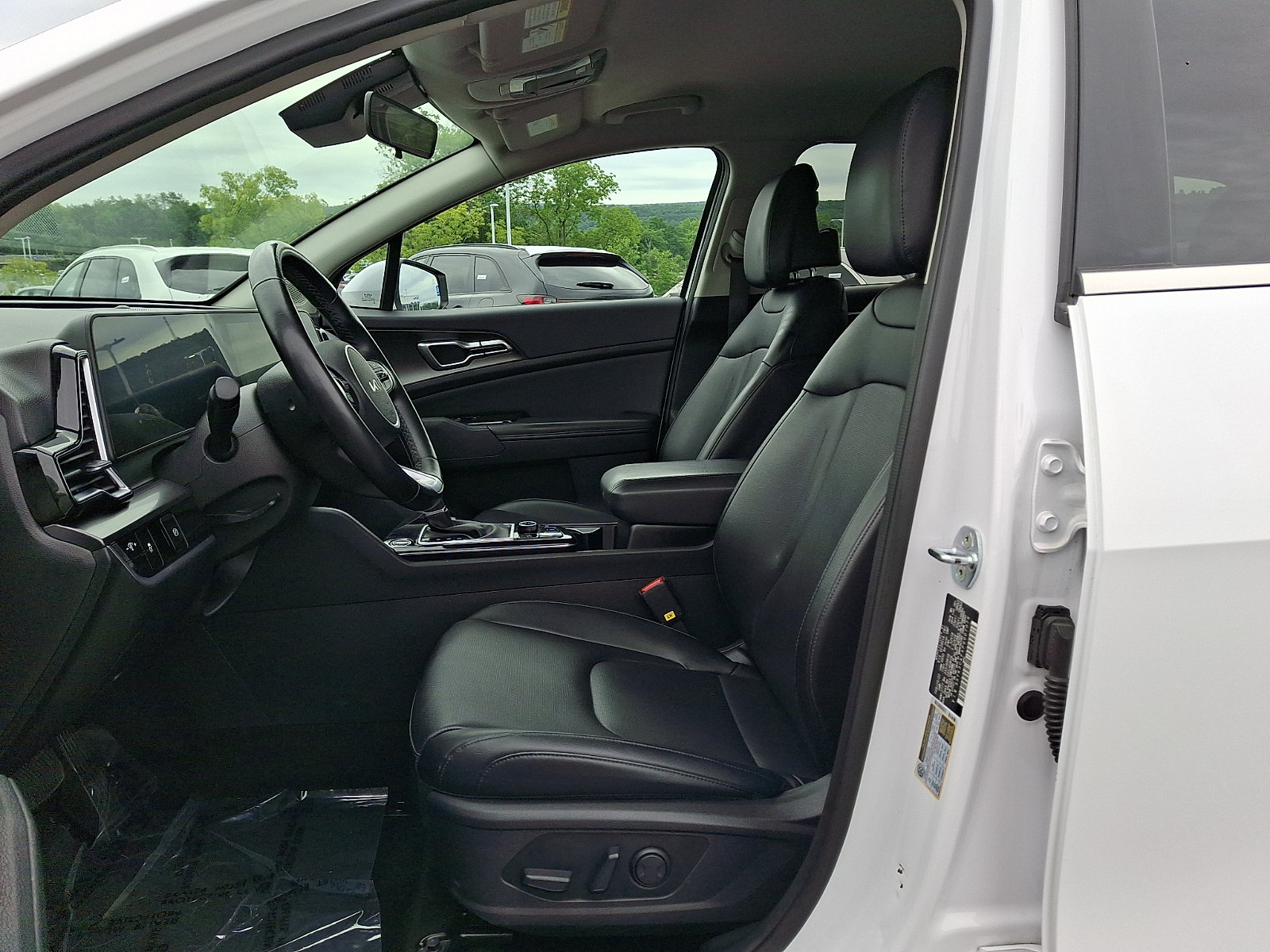 Used 2023 Kia Sportage EX AWD/4WD image 14