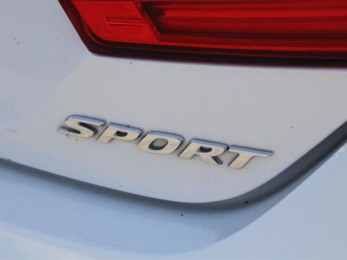 Used 2018 Honda Accord Sport image 13