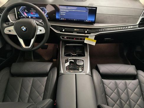 New 2026 BMW X7 xDrive40i w/ Premium Package image 16