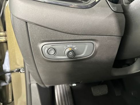 Used 2023 Chevrolet Equinox RS w/ RS Leather Package image 19