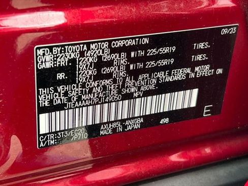 Certified 2023 Toyota Venza XLE AWD/4WD image 33