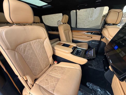 Used 2022 Jeep Grand Wagoneer Series III w/ Rear Seat Video Group 1 image 29