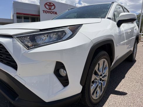Used 2019 Toyota RAV4 XLE Premium w/ Carpet Mat Package FWD image 10