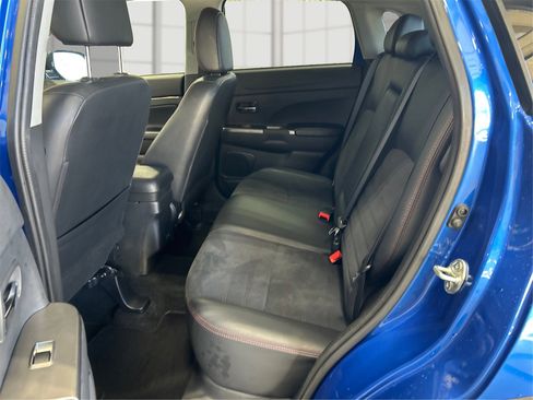 Used 2024 Mitsubishi Outlander Sport SE image 10