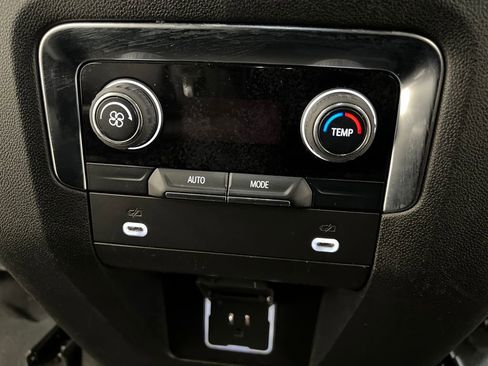 Used 2024 Chevrolet Suburban RST image 23