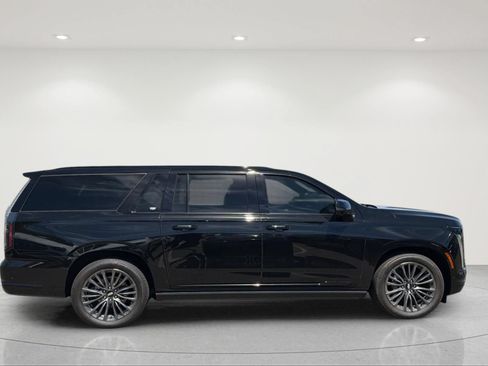Used 2025 Cadillac Escalade ESV Sport Platinum w/ LPO, Floor Liner Package AWD/4WD image 5