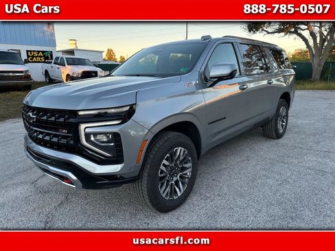 Used 2025 Chevrolet Suburban Z71 image 1