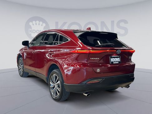 Used 2021 Toyota Venza LE w/ Carpet Mat Package (TMS) image 4