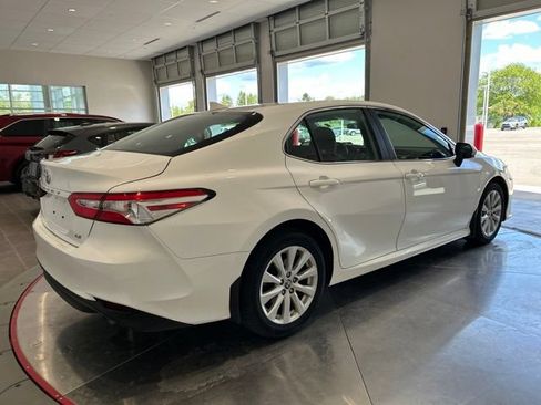 Used 2020 Toyota Camry LE FWD image 7