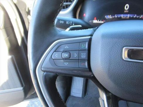 Certified 2022 Jeep Grand Cherokee L Laredo AWD/4WD image 19
