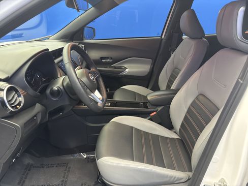 Used 2024 Nissan Kicks SR w/ SR Premium Package image 12