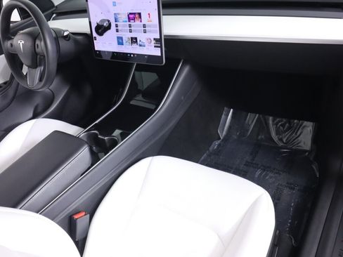 Used 2020 Tesla Model Y Long Range image 42