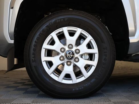 Used 2024 Toyota Tacoma SR5 AWD/4WD image 9