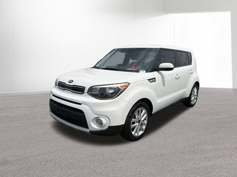 Used 2019 Kia Soul + FWD image 11