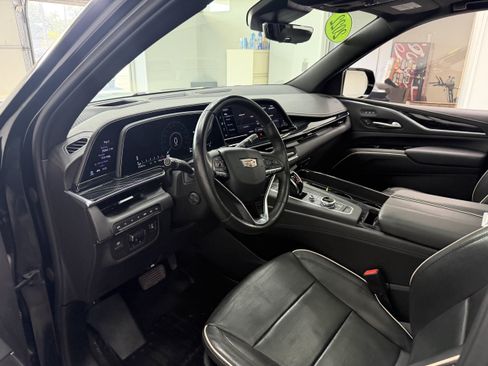 Used 2022 Cadillac Escalade ESV Sport w/ Touring Package AWD/4WD image 16