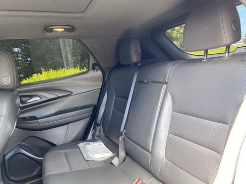 Used 2021 Chevrolet TrailBlazer RS w/ Sun and Liftgate Package FWD image 12