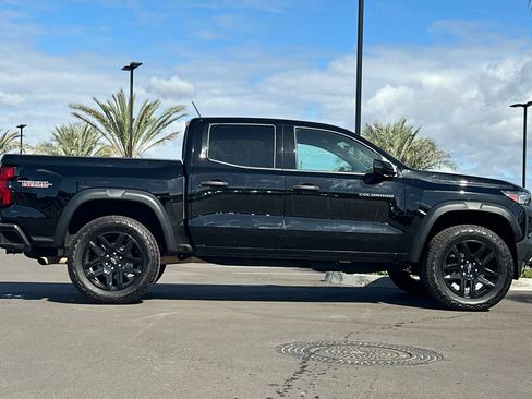 Used 2023 Chevrolet Colorado Trail Boss AWD/4WD image 3