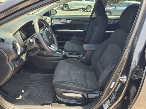 Used 2024 Kia Forte LXS w/ LXS Technology Package FWD image 12