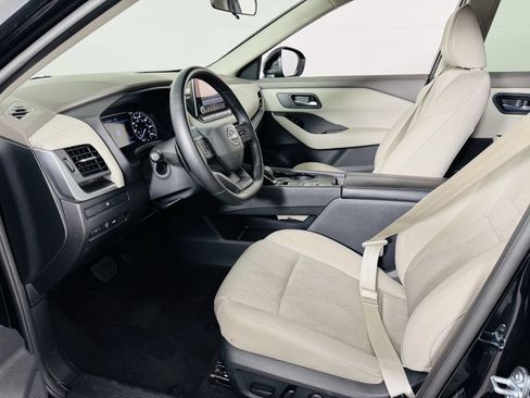 Used 2025 Nissan Rogue SV FWD image 9