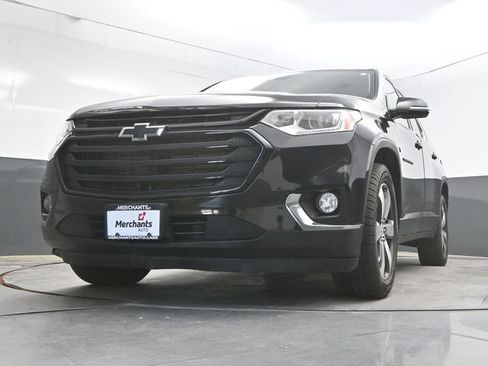 Used 2019 Chevrolet Traverse LT w/ LT Premium Package AWD/4WD image 40