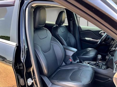 Used 2019 Jeep Cherokee Limited AWD/4WD image 7
