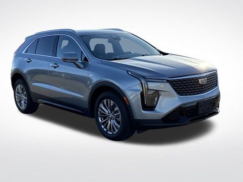 Used 2024 Cadillac XT4 Premium Luxury image 8