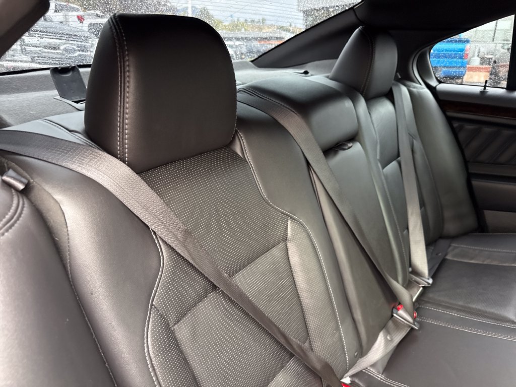 Used 2015 Ford Taurus Limited FWD image 21