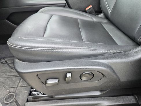 Used 2024 Chevrolet Suburban Z71 w/ Z71 Off-Road Package image 27