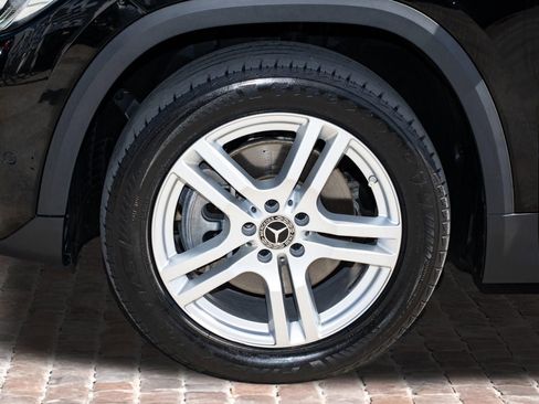 Used 2021 Mercedes-Benz GLA 250 w/ Premium Package image 39