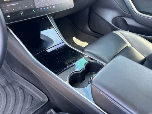 Used 2020 Tesla Model 3 Standard Range Plus RWD image 15