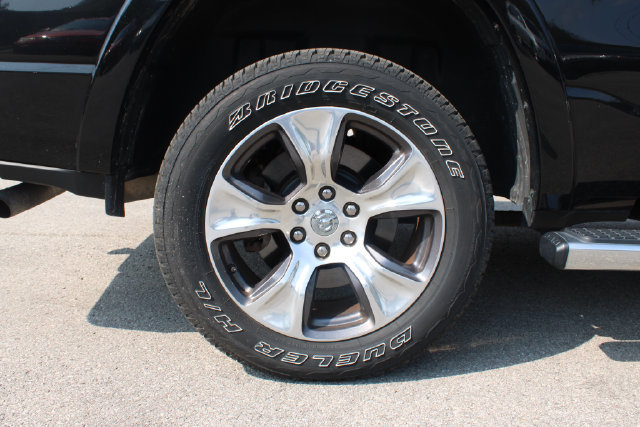 Used 2019 RAM 1500 Laramie AWD/4WD image 38