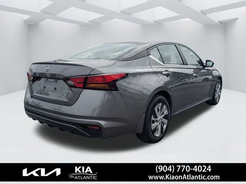 Used 2024 Nissan Altima 2.5 S image 3
