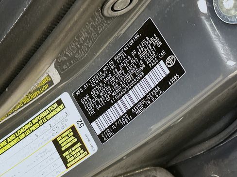 Used 2025 Toyota Camry SE w/ Convenience Package FWD image 12