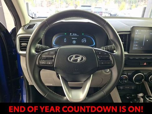 Certified 2024 Hyundai Venue SEL image 25