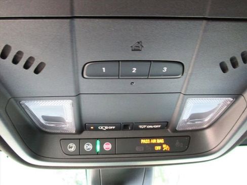 Used 2022 Cadillac XT5 Luxury image 24