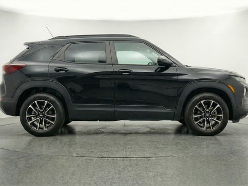 Used 2025 Chevrolet TrailBlazer LT image 11
